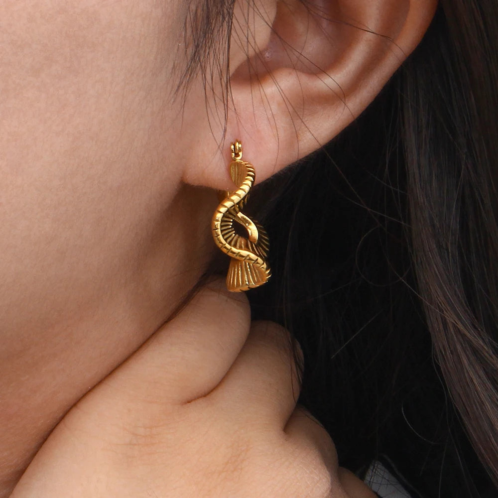 Wavy Gold Hoop Earrings