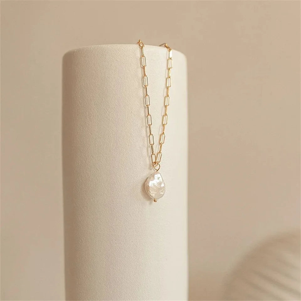 Lua Pearl Necklace