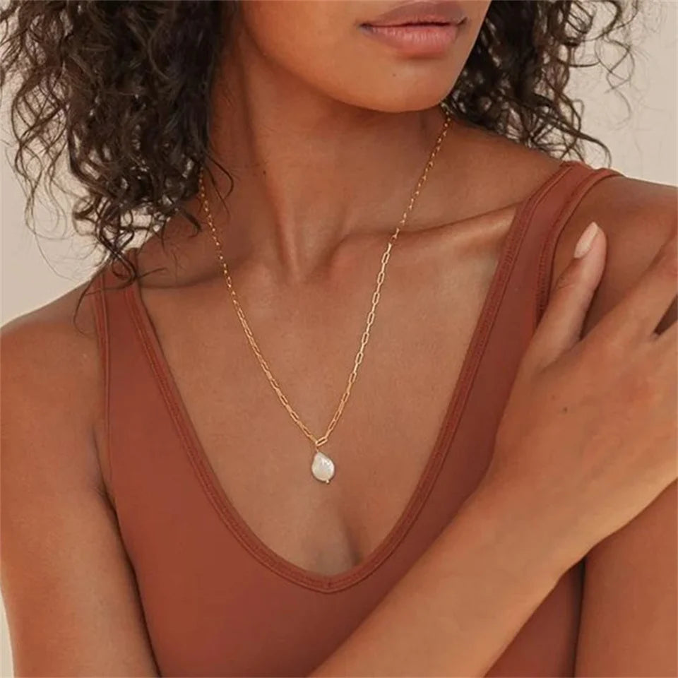 Lua Pearl Necklace